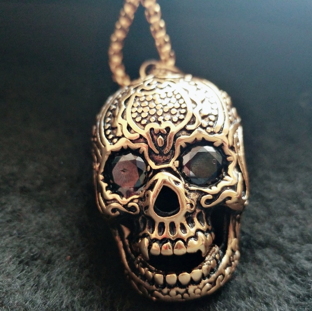 Skull stainless steel necklace